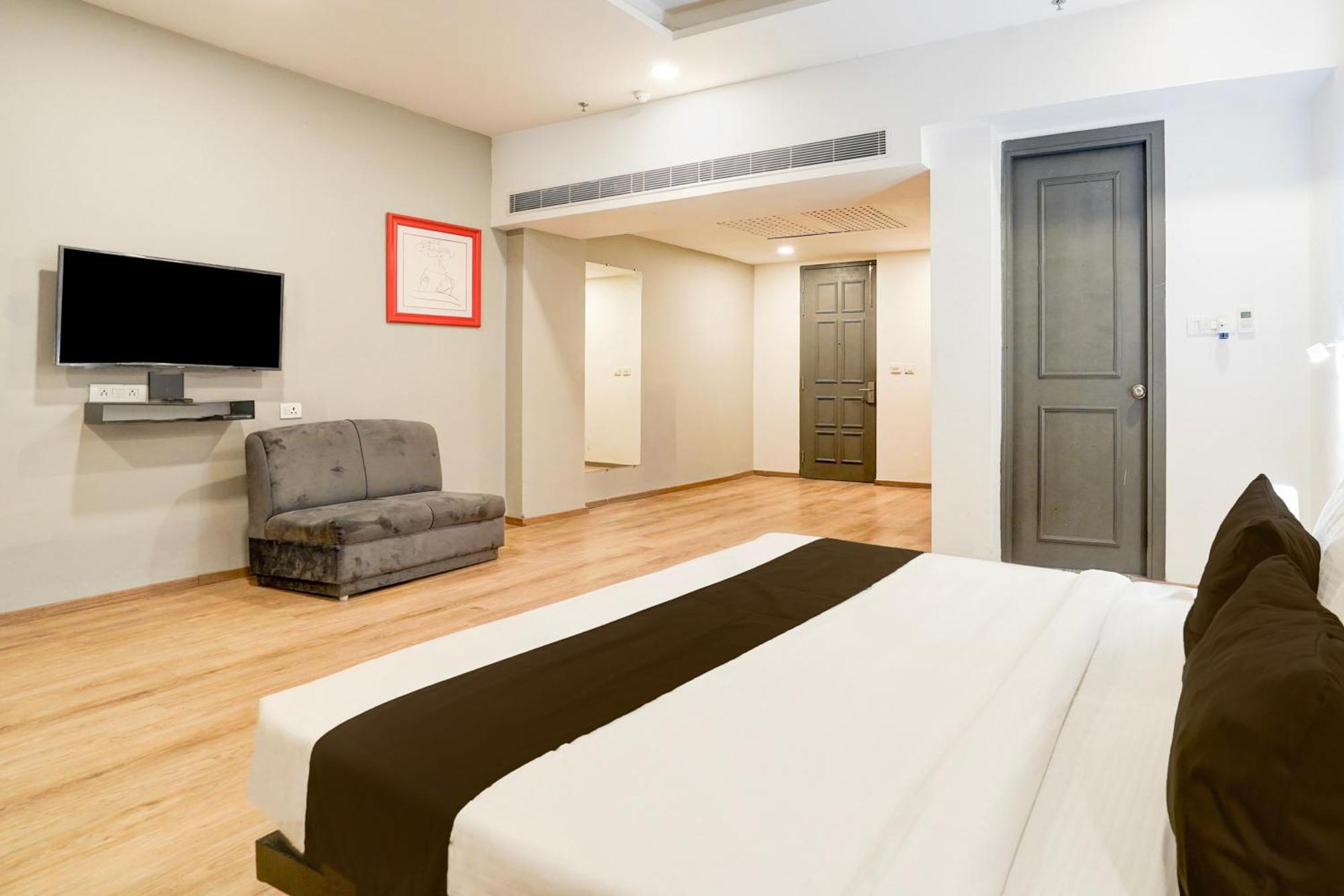 Super Townhouse Gomti Nagar Matiyari Otel Chinhat Dış mekan fotoğraf