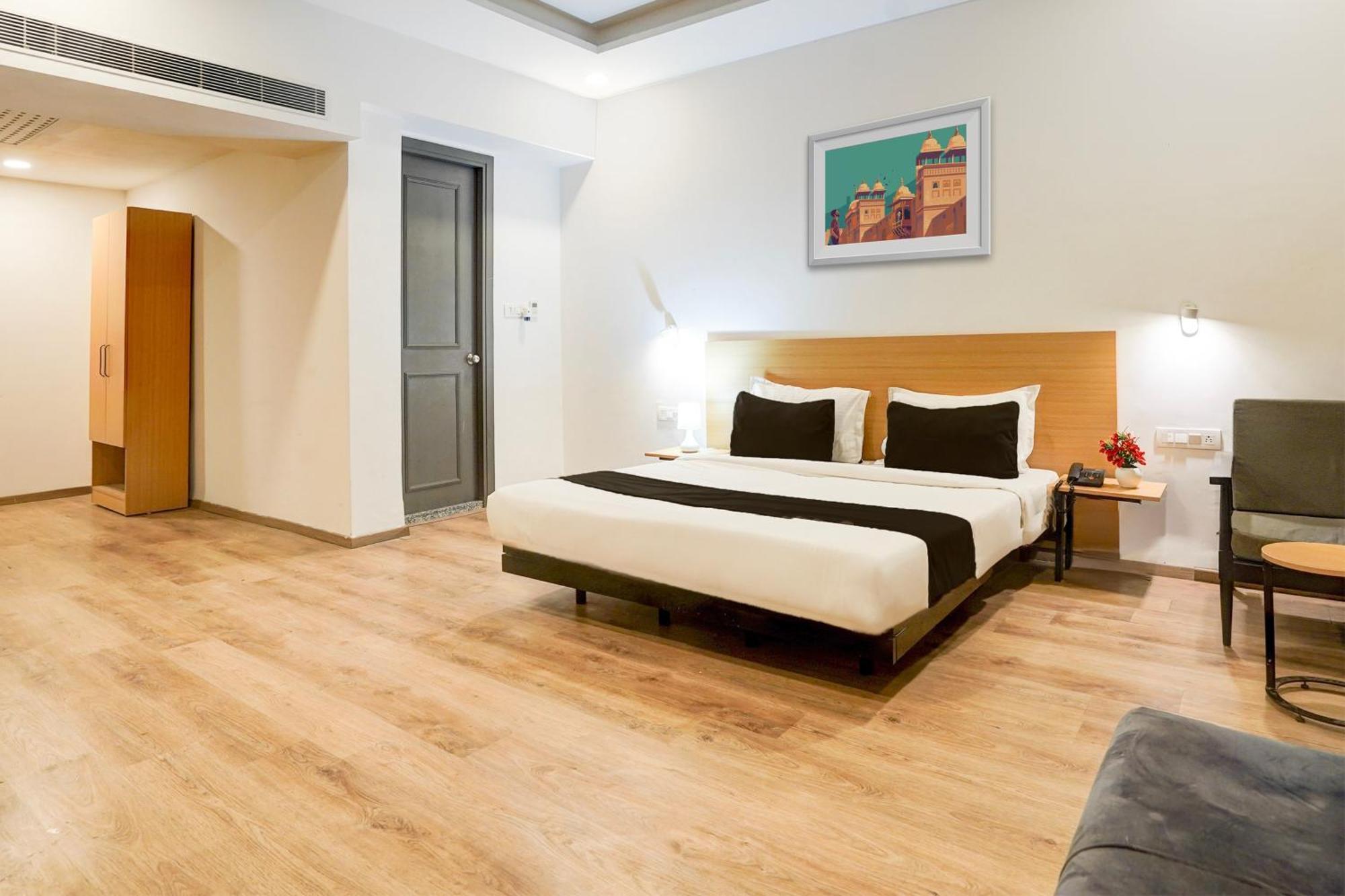 Super Townhouse Gomti Nagar Matiyari Otel Chinhat Dış mekan fotoğraf
