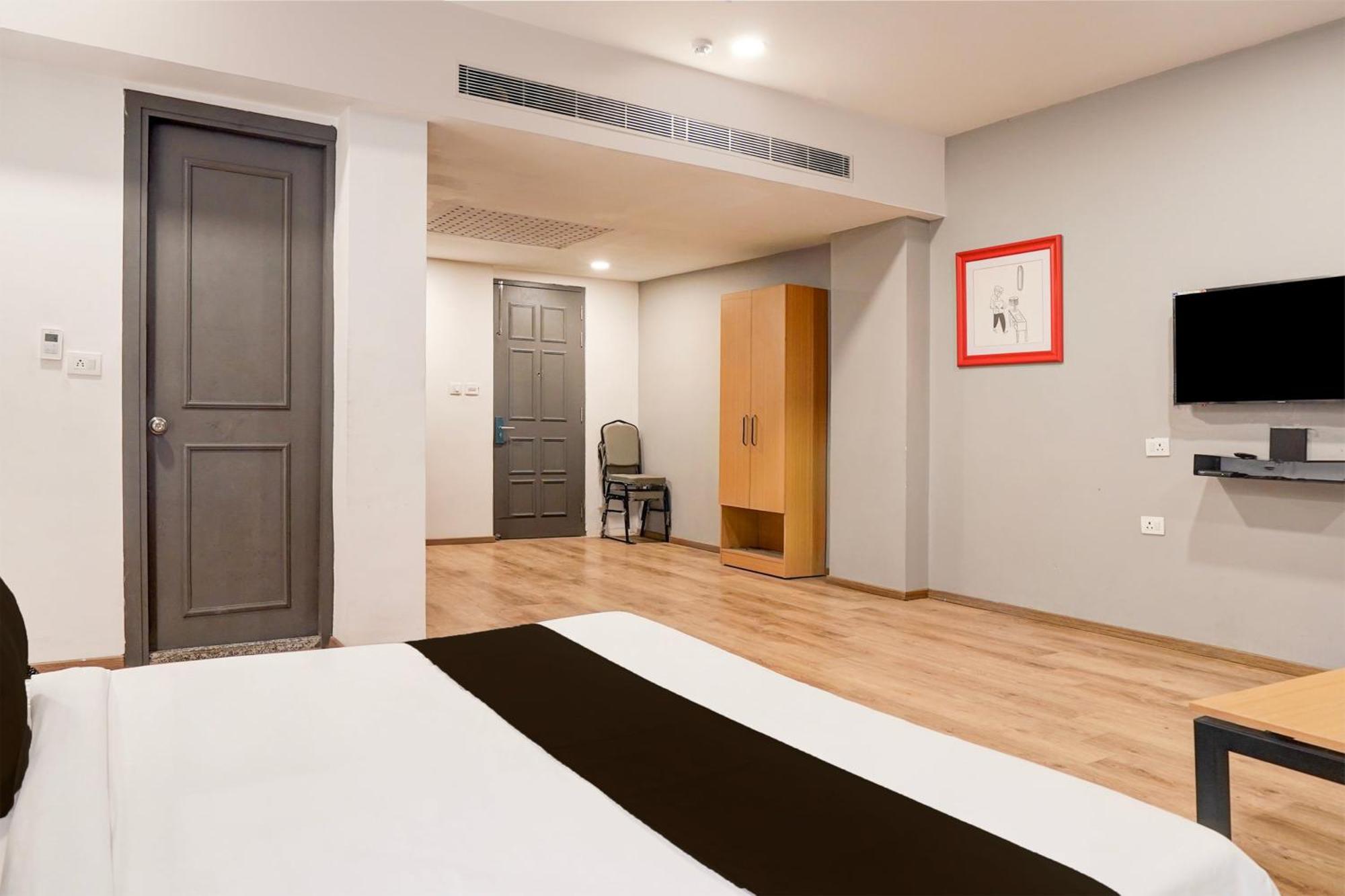 Super Townhouse Gomti Nagar Matiyari Otel Chinhat Dış mekan fotoğraf