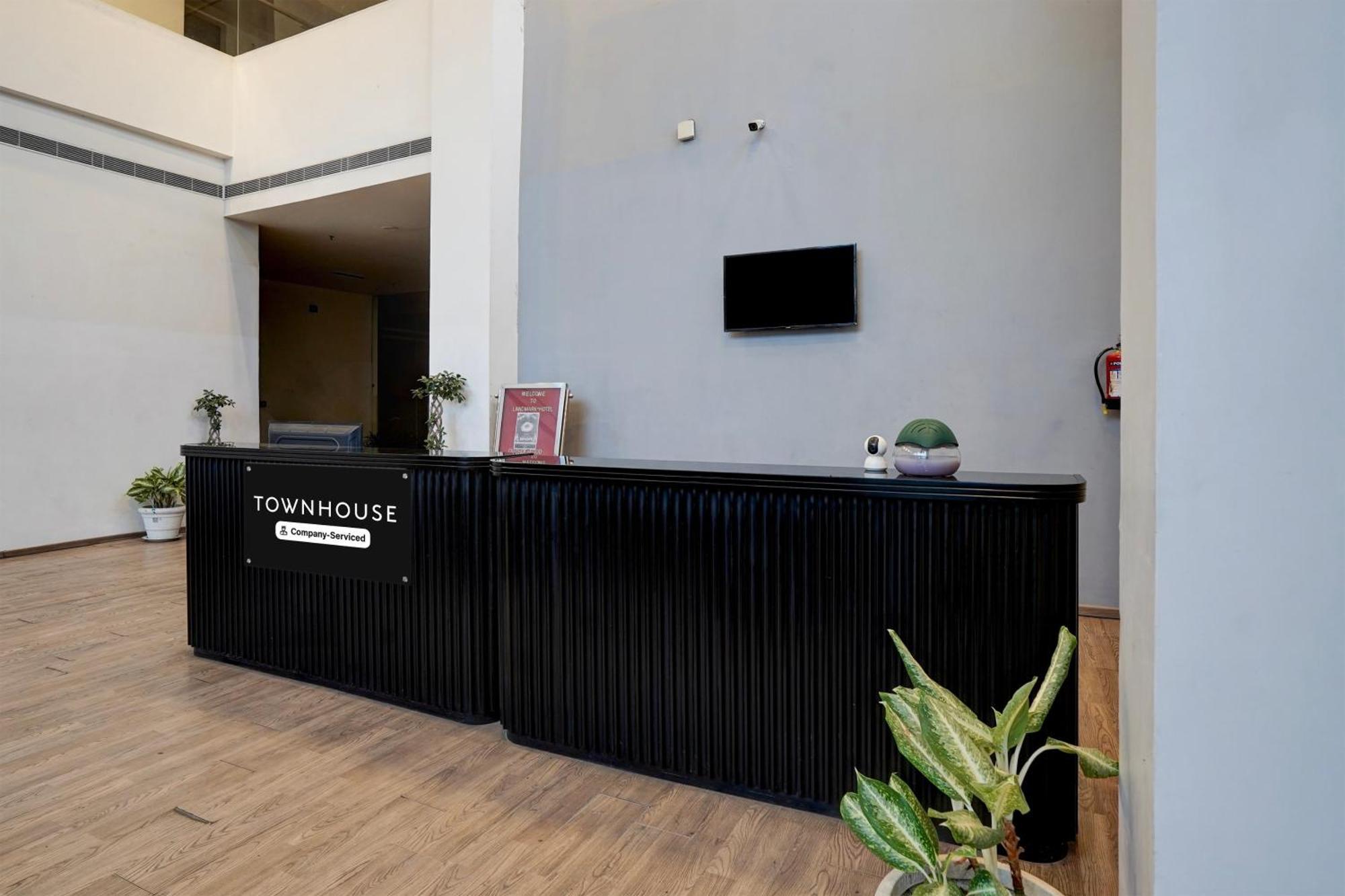 Super Townhouse Gomti Nagar Matiyari Otel Chinhat Dış mekan fotoğraf