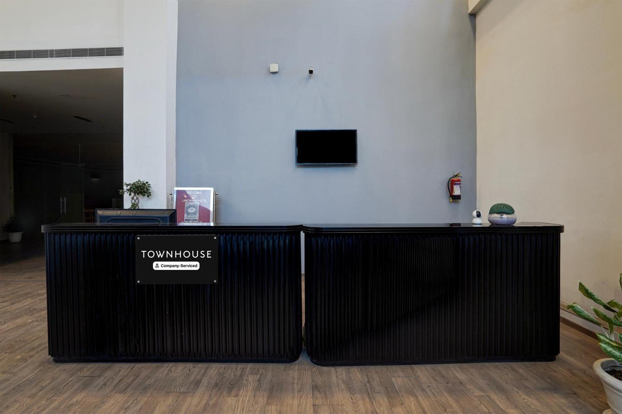 Super Townhouse Gomti Nagar Matiyari Otel Chinhat Dış mekan fotoğraf